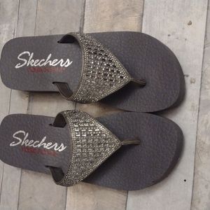 Women's gray sketchers yoga foam sandals with bling size 6